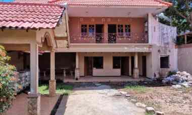 Rumah Asri Halaman Super Luas View Pegunungan di Kota Batu