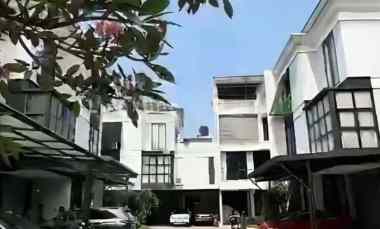 dijual rumah jl ampera