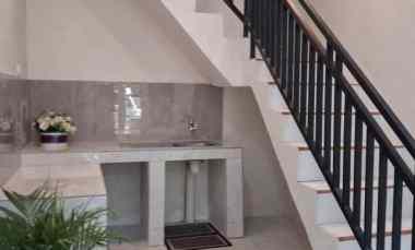 dijual rumah jl apel bludru