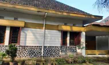 dijual rumah jl bengawan cihapit