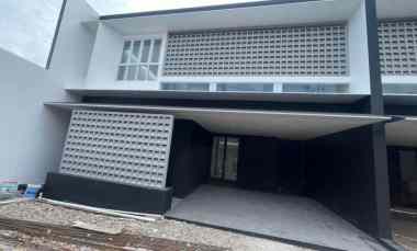 Rumah Baru dalam Cluster di Caman Jatibening dekat ke Tol Becakayu