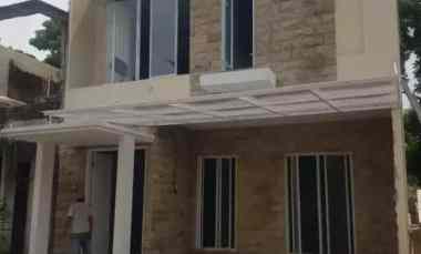 Rumah Baru 2 Lantai di Cawang dekat ke Bandara Halim Perdana Kusuma