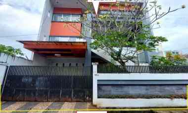 Dijual Rumah 3 Lantai Siap Huni Berlokasi Strategis di Ambon