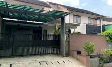 dijual rumah jl cigadung