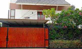 Rumah Dijual Mewah Akses Jalan Lebar di Komplek Cipinang Indah Jakarta