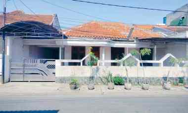 dijual rumah jl cipunegara darmo kec