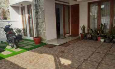 dijual rumah jl cisaranten arcamanik