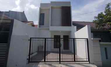 dijual rumah jl cisaranten endah