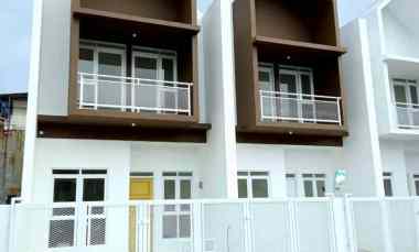 dijual rumah jl cisaranten kulon