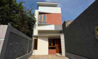 dijual rumah jl ciwaru cisurupan kota