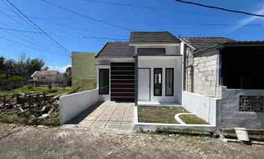 dijual rumah jl de royal nirwana