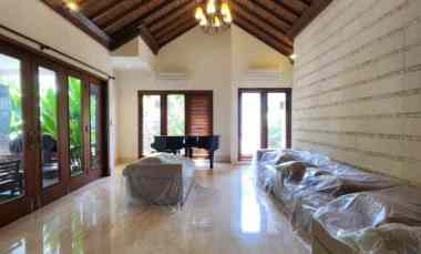 Rumah MewahTropical Resort Luas Strategis di Kawasan Cipete Cilandak