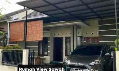 dijual rumah jl godean km 8