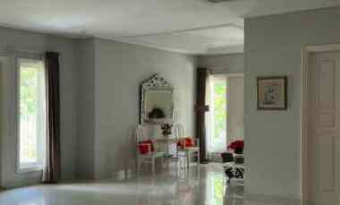 dijual rumah jl graha famili utara