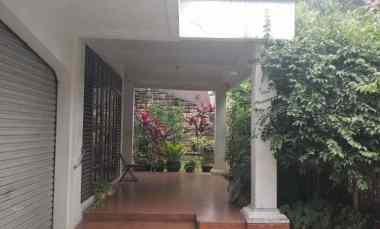 dijual rumah jl gudang peluru kebon