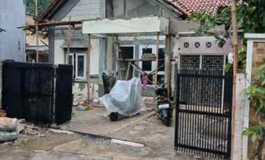 dijual rumah jl j sinda