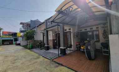 dijual rumah jl jambore