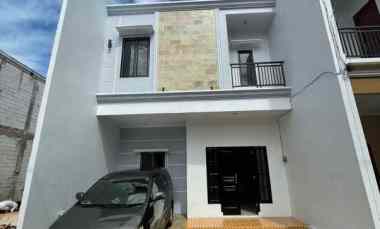 Rumah Town House 2 Lantai Jamboo Hil di Jagakarsa Jakarta Dijual