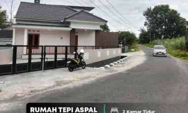 dijual rumah jl kaliurang km 8