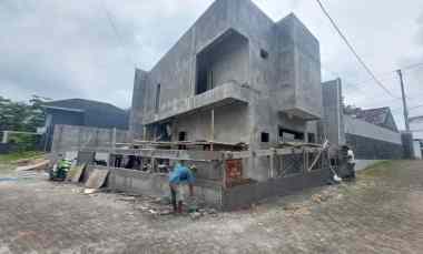 dijual rumah jl kapten hariyadi