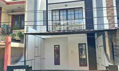 Rumah Baru Desain Modern dalam Komplek di Pondok Kelapa Duren Sawit