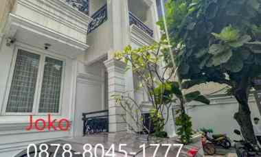 dijual rumah jl kebon kacang