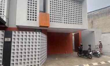 dijual rumah jl kelapa kuning