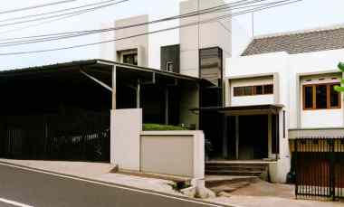 dijual rumah jl kolonel masturi