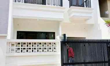 dijual rumah jl kolonel sugiono pondok