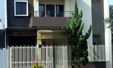 dijual rumah jl komp perum singgasana