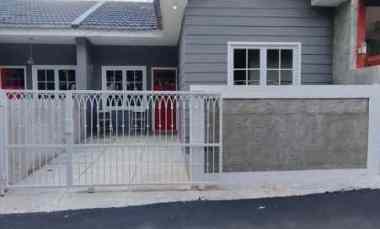 dijual rumah jl komplek villa dago tol