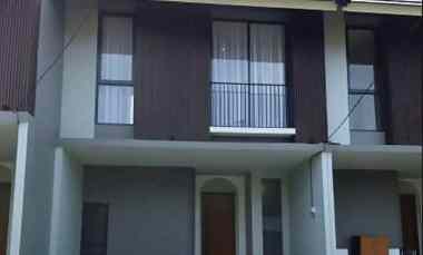Rumah Modern Luxury Lebak Bulus One Gate System dekat MRT Tol
