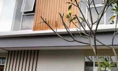 dijual rumah jl merkuri komplek