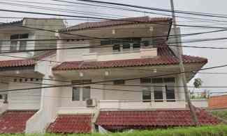 Rumah Mewah 3 Lantai di Daerah Pangkalan Jati Kota Depok