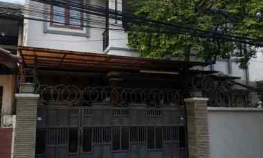 Rumah 6,3M Sangat Strategi, Terawat dekat Akses Toll di Otista Jakarta