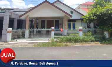 Rumah Pusat KOTA - Lokasi Strategis jl. Perdana Komp. Bali Agung 2