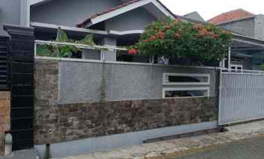 dijual rumah jl permana