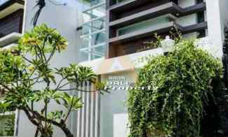 dijual rumah jl persada