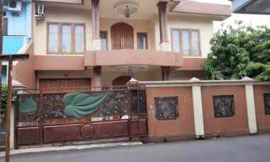 dijual rumah jl pesona kalisari kec