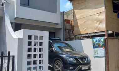 dijual rumah jl pondasi kayu putih