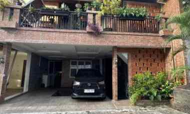 Rumah Dijual di Jl. Pondok labu Cilandak Jakarta Selatan