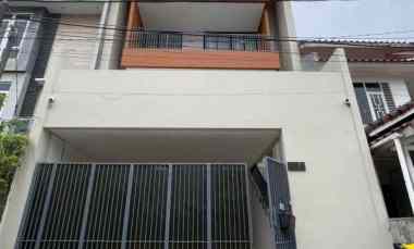 dijual rumah jl pulomas