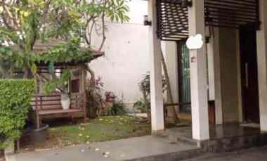 dijual rumah jl pulomas timur kel kayu