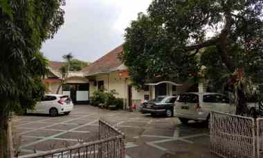 dijual rumah jl purnawarman