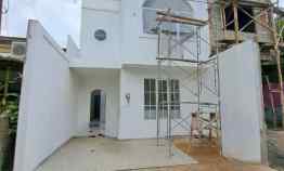 Rumah Siap Huni 2 Lantai Plus Rooftop Ceger dekat Taman Mini