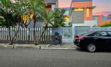 dijual rumah jl raya komplek billymoon