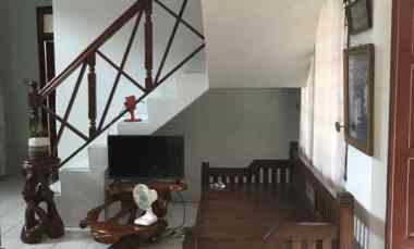 dijual rumah jl raya kukusan beji depok