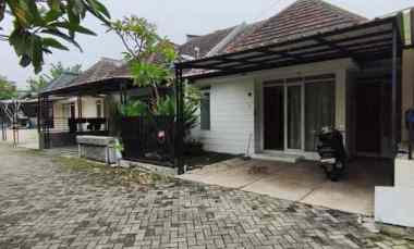dijual rumah jl raya tanjung barat