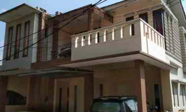 dijual rumah jl raya vila dago