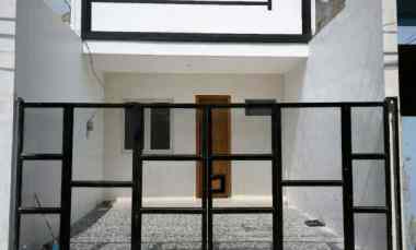 dijual rumah jl semolowaru sel